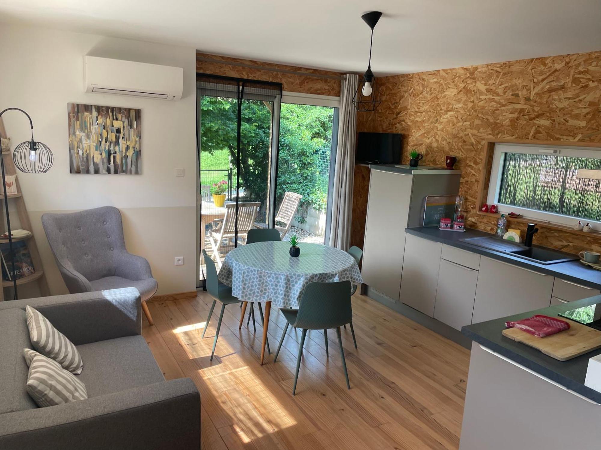 Gite Chalet Bois Bessuejouls エクステリア 写真