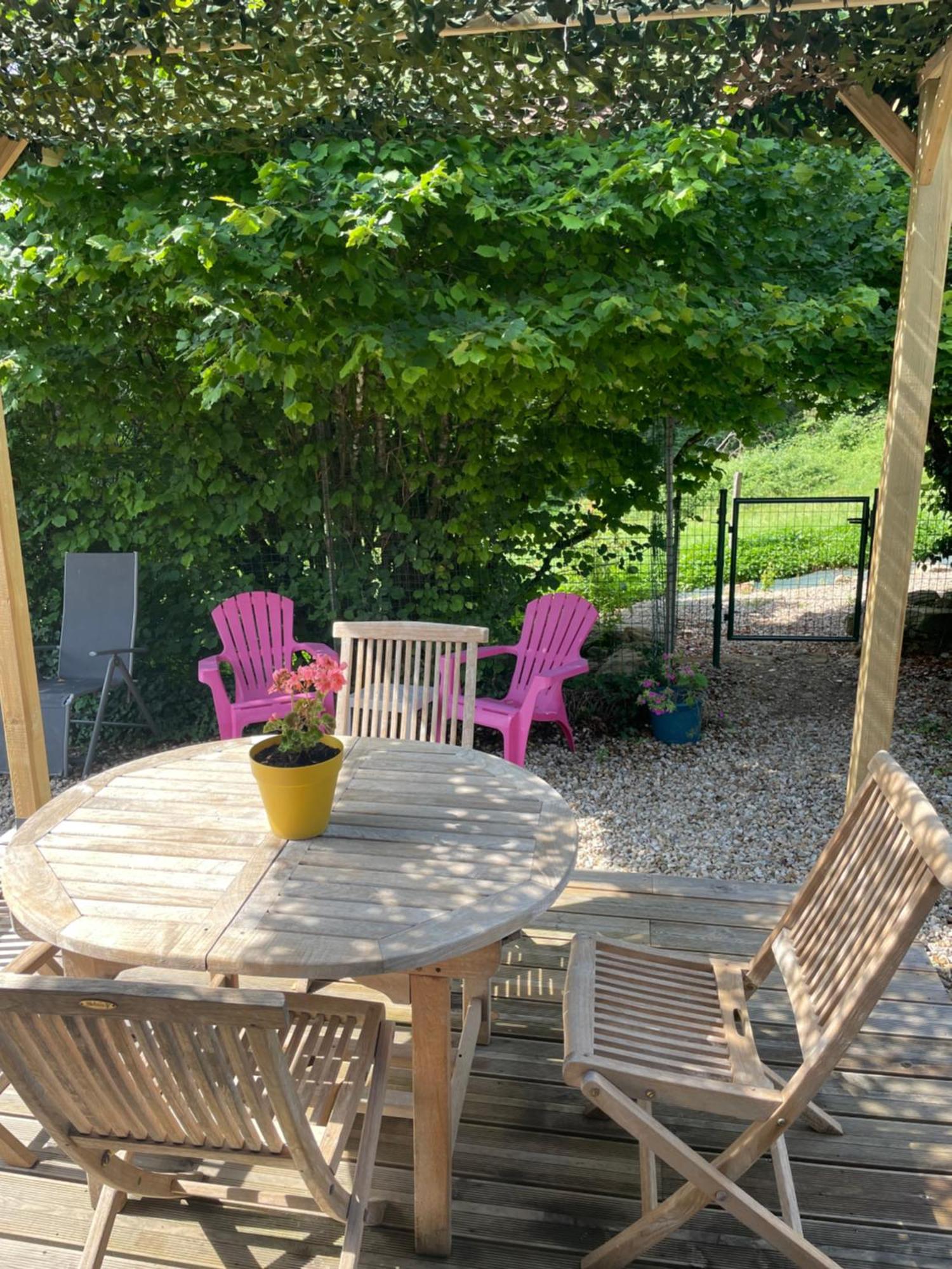 Gite Chalet Bois Bessuejouls エクステリア 写真